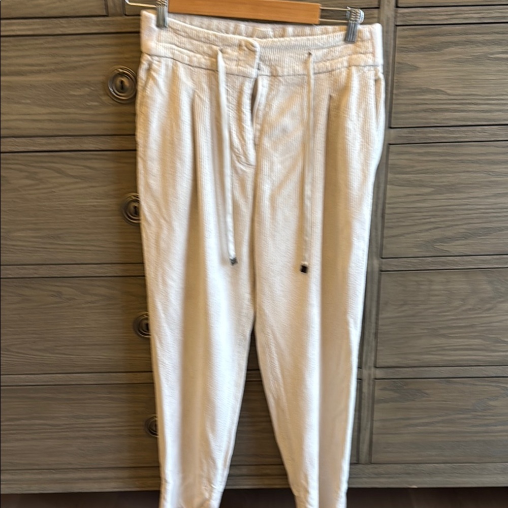 Peserico White Joggers Relaxed Fit Soft Material